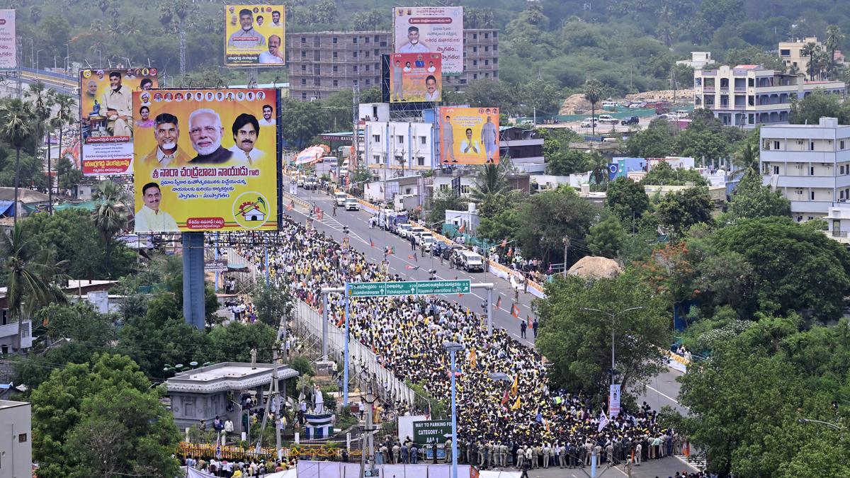 Vijayawada painted yellow as Naidu takes oath as CM